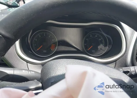 2015 Jeep Cherokee Trailhawk from USA, damaged, VIN 1C4PJMBS5FW687743